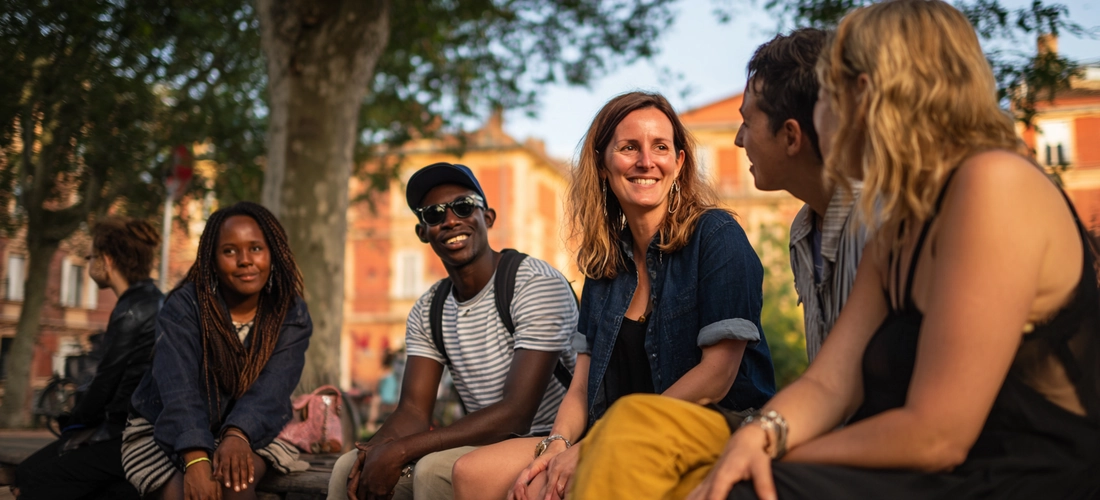 Communauté active annonces travestis Toulouse – profils diversifiés en Occitanie